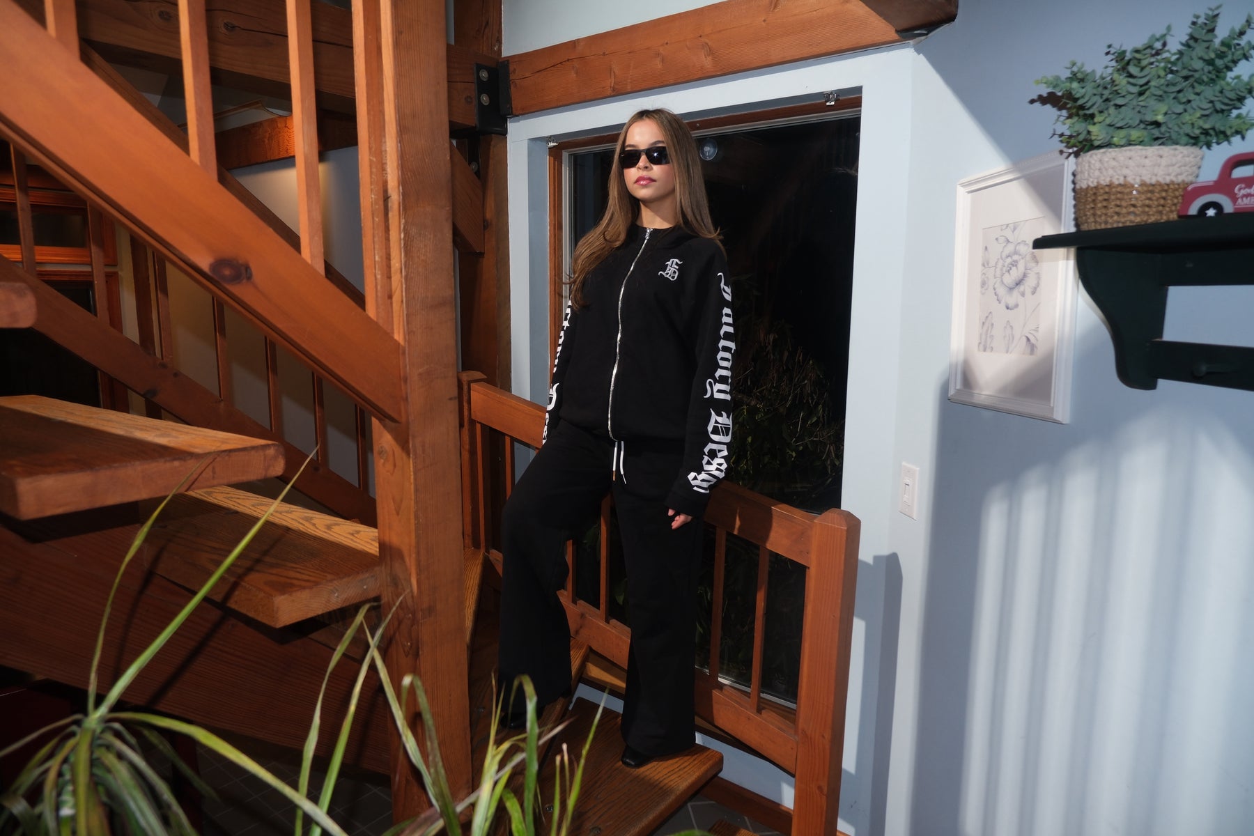Nighton AP sweatpants. image 2